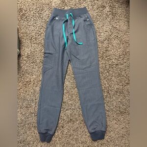Figs Men’s Gray Jogger Scrub Pants with Teal Drawstring